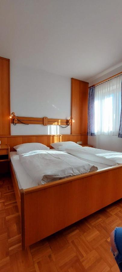 Hotel-Restaurant Kreuzhuber Neuburg am Inn Eksteriør bilde