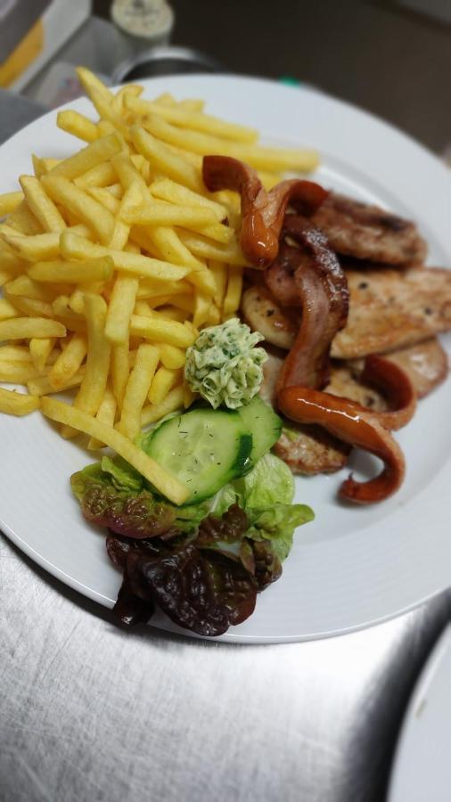 Hotel-Restaurant Kreuzhuber Neuburg am Inn Eksteriør bilde