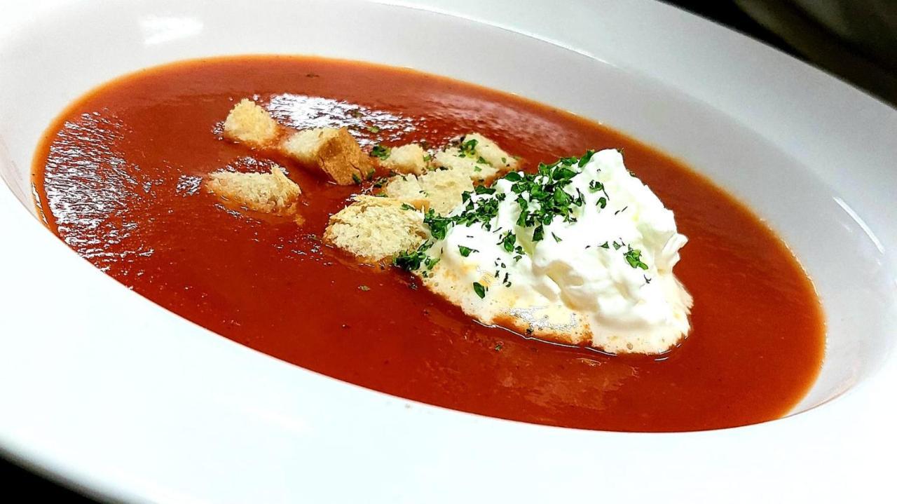 Hotel-Restaurant Kreuzhuber Neuburg am Inn Eksteriør bilde