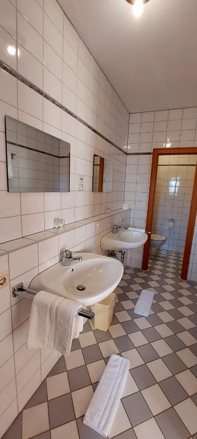 Hotel-Restaurant Kreuzhuber Neuburg am Inn Eksteriør bilde